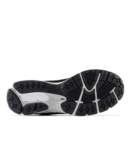 NEW BALANCE(ニューバランス)の「M2002R GTX D(スニーカー・メンズ・ブラック・26.5cm/27.0cm/27.5cm/28.0cm/26.0cm/28.5cm/29.0cm/23.0cm/23.5cm/24.0cm/24.5cm/25.0cm/25.5cm)」の6枚目の写真