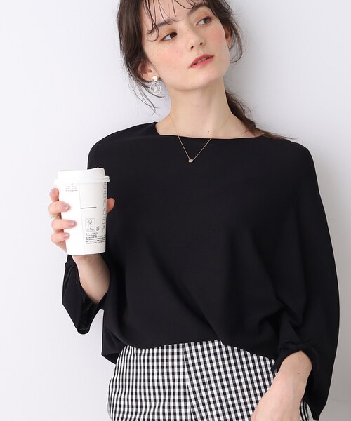 couture brooch(クチュールブローチ)の「◆【ゆるっとドルマンニットで抜け感、上品レディ。】袖リボンドルマンニット(ニット/セーター・レディース・アイボリー/サックスブルー/ブラック/ピンク系・38/42)」の1枚目の写真