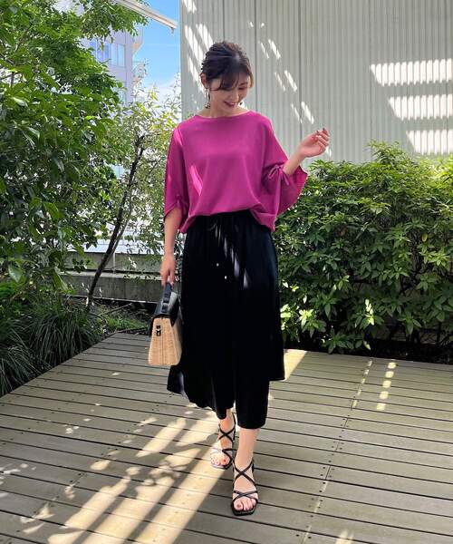 couture brooch(クチュールブローチ)の「◆【ゆるっとドルマンニットで抜け感、上品レディ。】袖リボンドルマンニット(ニット/セーター・レディース・アイボリー/サックスブルー/ブラック/ピンク系・38/42)」の7枚目の写真