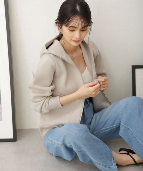 NANO universe(ナノユニバース)の「WEB限定 テックダンボールダブルジップパーカー(パーカー・レディース・オフホワイト/ブラック/ライトベージュ/グレー/チャコール・FREE)」の15枚目の写真