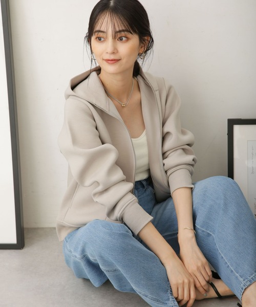 NANO universe(ナノユニバース)の「WEB限定 テックダンボールダブルジップパーカー(パーカー・レディース・オフホワイト/ブラック/ライトベージュ/グレー/チャコール・FREE)」の16枚目の写真