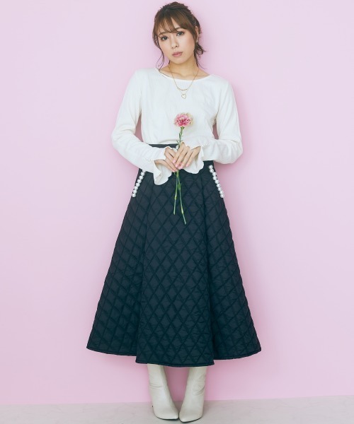 marun（マルン）の「＜大きいサイズ＞ パール調ボタン付き袖口スリットカットソー marun（Tシャツ/カットソー・レディース・チャコール/アイボリー・4L/L/LL/5L/3L）」の3枚目の写真