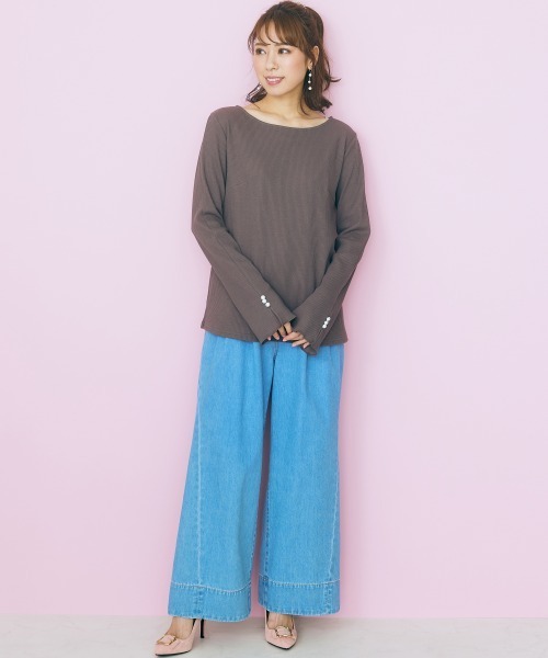 marun（マルン）の「＜大きいサイズ＞ パール調ボタン付き袖口スリットカットソー marun（Tシャツ/カットソー・レディース・チャコール/アイボリー・4L/L/LL/5L/3L）」の10枚目の写真