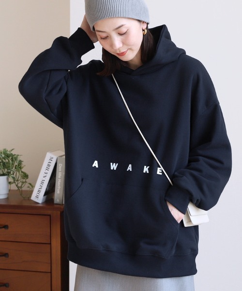 reca（レカ）の「オーバーサイズロゴプリントパーカー（パーカー・レディース・チャコール/グレー/キナリ/ネイビー・FREE）」の4枚目の写真