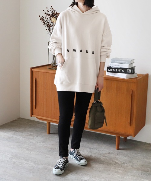 reca（レカ）の「オーバーサイズロゴプリントパーカー（パーカー・レディース・チャコール/グレー/キナリ/ネイビー・FREE）」の19枚目の写真