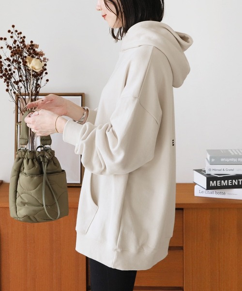 reca（レカ）の「オーバーサイズロゴプリントパーカー（パーカー・レディース・チャコール/グレー/キナリ/ネイビー・FREE）」の17枚目の写真