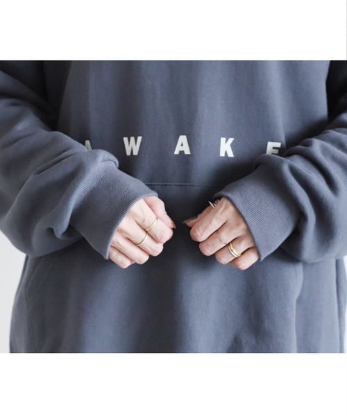 reca（レカ）の「オーバーサイズロゴプリントパーカー（パーカー・レディース・チャコール/グレー/キナリ/ネイビー・FREE）」の11枚目の写真