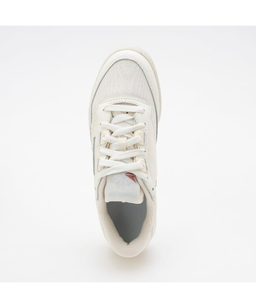 Reebok（リーボック）の「クラブシー 85 ヴィンテージ / CLUB C 85 VINTAGE（スニーカー・メンズ・オフホワイト/ホワイト・26.0cm/24.0cm/23.0cm/25.0cm/24.5cm/23.5cm/28.5cm/22.5cm/29.0cm/27.0cm/27.5cm/25.5cm/28.0cm/26.5cm）」の5枚目の写真