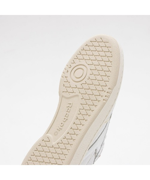 Reebok（リーボック）の「クラブシー 85 ヴィンテージ / CLUB C 85 VINTAGE（スニーカー・メンズ・オフホワイト/ホワイト・26.0cm/24.0cm/23.0cm/25.0cm/24.5cm/23.5cm/28.5cm/22.5cm/29.0cm/27.0cm/27.5cm/25.5cm/28.0cm/26.5cm）」の10枚目の写真