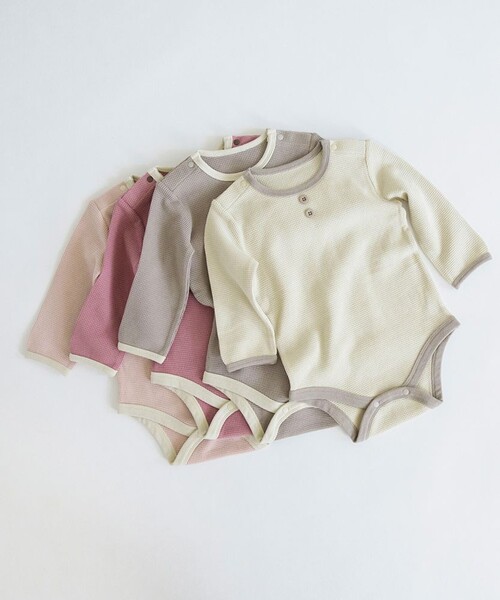 BRANSHES(ブランシェス)の「【WEB限定/ベビー/綿100%やわらかワッフル】長袖ボディスーツ(ロンパース・キッズ・アイボリー/ライトピンク/ピンク/グレイッシュベージュ・80/70)」の13枚目の写真