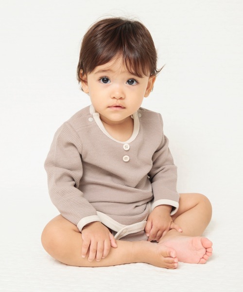 BRANSHES(ブランシェス)の「【WEB限定/ベビー/綿100%やわらかワッフル】長袖ボディスーツ(ロンパース・キッズ・アイボリー/ライトピンク/ピンク/グレイッシュベージュ・80/70)」の3枚目の写真