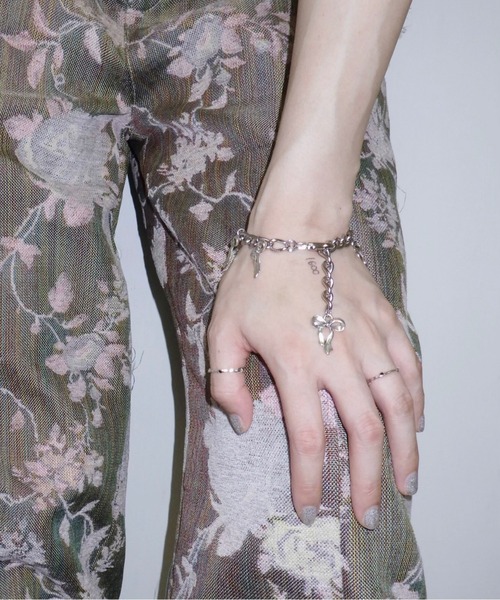 musubore（ムスボレ）の「ribbon charm bracelet / リボンチャームブレスレット（ブレスレット・レディース・シルバー・FREE）」の9枚目の写真