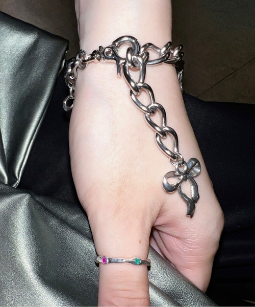 musubore（ムスボレ）の「ribbon charm bracelet / リボンチャームブレスレット（ブレスレット・レディース・シルバー・FREE）」の16枚目の写真