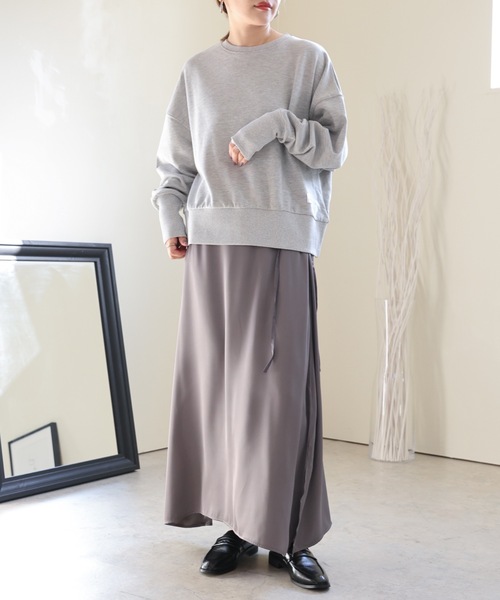 ULEULA(ウルア)の「裏毛スウェットトレーナー(スウェット・レディース・グレー/ブラック/アイボリー・FREE)」の4枚目の写真