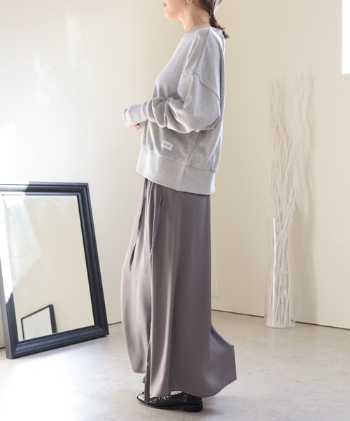 ULEULA(ウルア)の「裏毛スウェットトレーナー(スウェット・レディース・グレー/ブラック/アイボリー・FREE)」の6枚目の写真