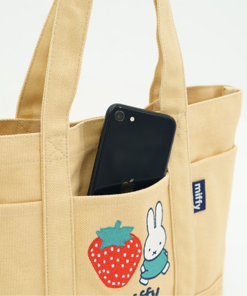 Miffy( ミッフィー)の「【miffy/ミッフィー】 500mlペットボトル収納可 ミニトートバッグ(トートバッグ・レディース・ホワイト/ブラック/ブルー/ベージュ/その他1/その他2・FREE)」の10枚目の写真