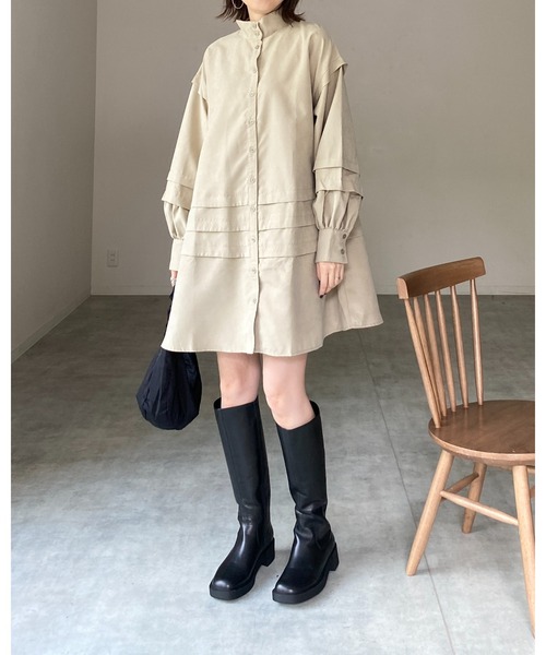 She's Closet(シーズクローゼット)の「スタンドカラーボリュームスリーブ長袖ひざ丈フレアチュニックミニシャツワンピース(シャツワンピース・レディース・チャコールグレー/ブラック/ライトベージュ・FREE)」の4枚目の写真