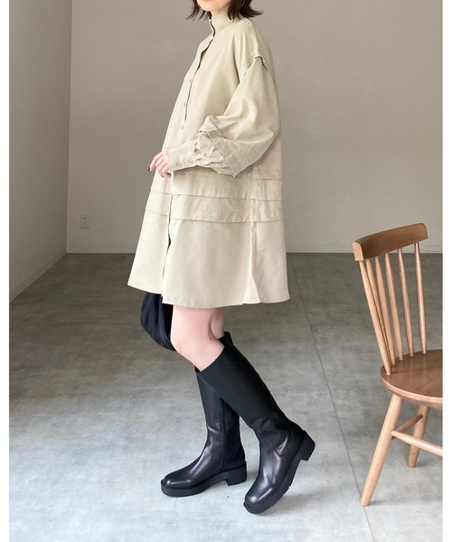 She's Closet(シーズクローゼット)の「スタンドカラーボリュームスリーブ長袖ひざ丈フレアチュニックミニシャツワンピース(シャツワンピース・レディース・チャコールグレー/ブラック/ライトベージュ・FREE)」の5枚目の写真
