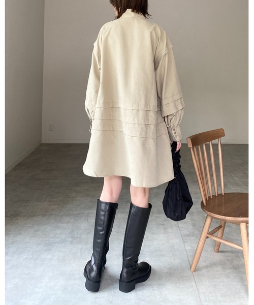She's Closet(シーズクローゼット)の「スタンドカラーボリュームスリーブ長袖ひざ丈フレアチュニックミニシャツワンピース(シャツワンピース・レディース・チャコールグレー/ブラック/ライトベージュ・FREE)」の7枚目の写真