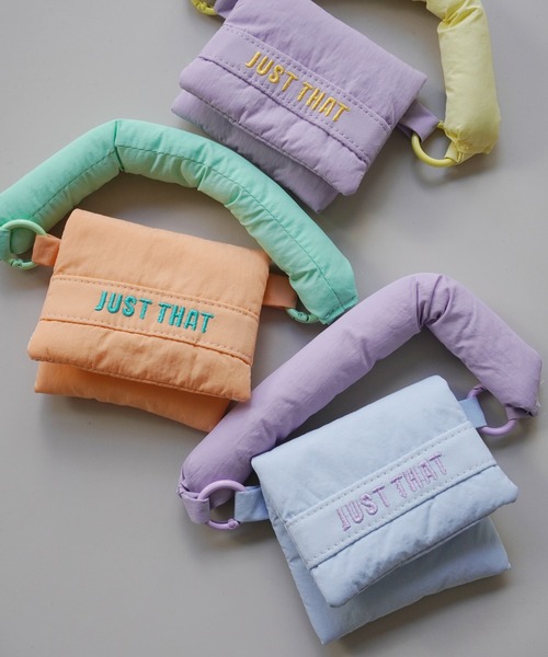 Port（ポート）の「【 antique andico / アンティーク アンディコ 】 バイカラー パディング AirPods / ワイヤレスイヤホン ケース #_（ヘッドフォン/イヤホン・レディース・ホワイト×ブラック/パープル系その他/ピンク系その他/オレンジ/ブルー系その他・FREE）」の2枚目の写真