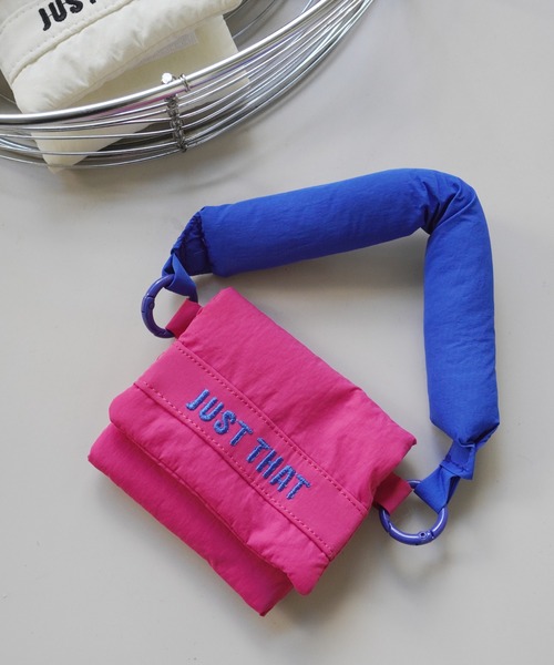 Port（ポート）の「【 antique andico / アンティーク アンディコ 】 バイカラー パディング AirPods / ワイヤレスイヤホン ケース #_（ヘッドフォン/イヤホン・レディース・ホワイト×ブラック/パープル系その他/ピンク系その他/オレンジ/ブルー系その他・FREE）」の4枚目の写真