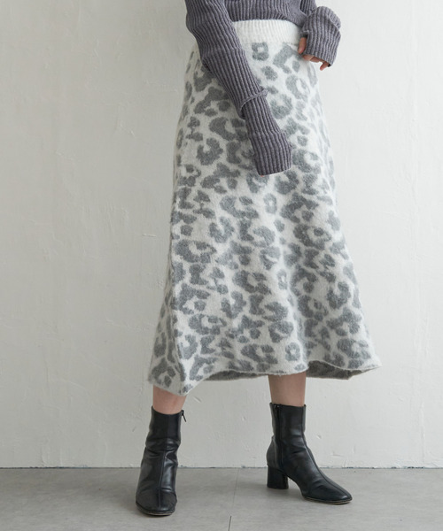 VENCEEXCHANGE（ヴァンスエクスチェンジ）の「シャギーヒョウ柄台形スカート（スカート・レディース・チャコールグレー/ホワイト/グリーン系・FREE）」の2枚目の写真