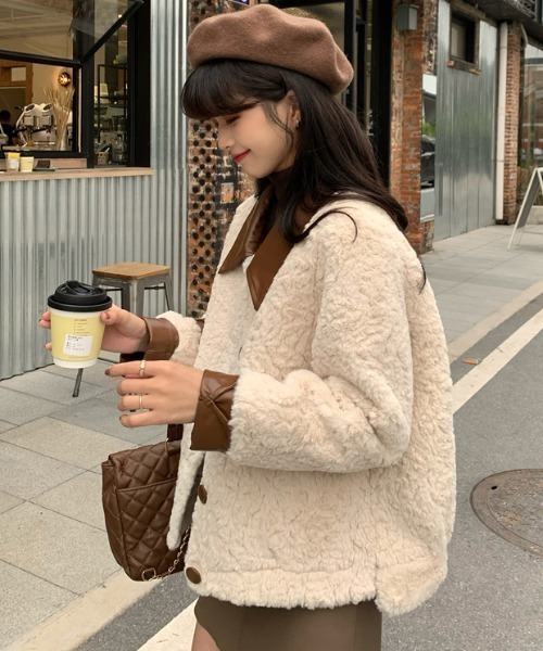 Sibra（シブラ）の「エコファーコート（その他アウター・レディース・アイボリー/ピンク・M）」の8枚目の写真