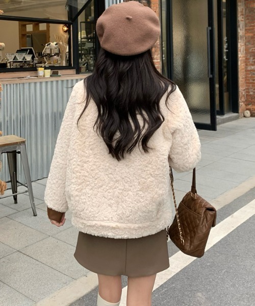 Sibra（シブラ）の「エコファーコート（その他アウター・レディース・アイボリー/ピンク・M）」の9枚目の写真