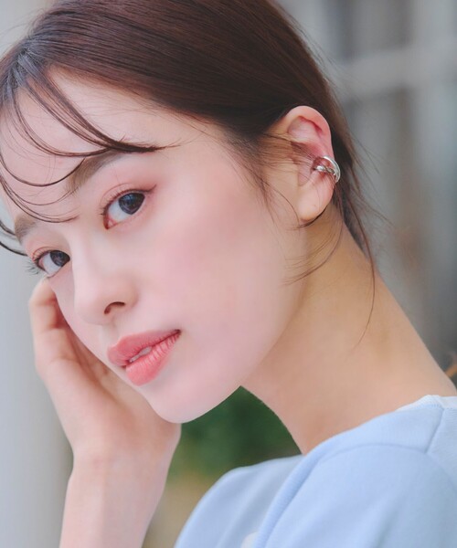 Tiaclasse(ティアクラッセ)の「ツイストイヤーカフ(イヤリング・レディース・ゴールド/シルバー・FREE)」の7枚目の写真