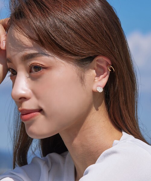 Tiaclasse(ティアクラッセ)の「ツイストイヤーカフ(イヤリング・レディース・ゴールド/シルバー・FREE)」の18枚目の写真