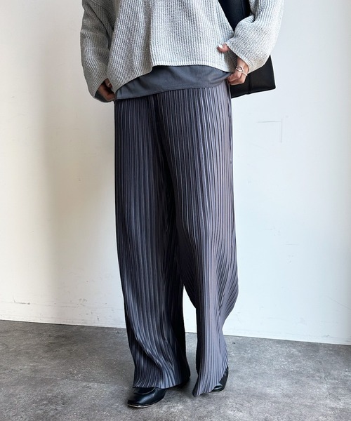 DouDou(ドゥドゥ)の「プリーツパンツ(その他パンツ・レディース・チャコールグレー/ベージュ/オフホワイト・FREE)」の7枚目の写真