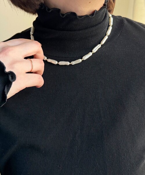 fredy emue（フレディエミュ）の「スクエアパールマンテルネックレス（ネックレス・レディース・ゴールド・FREE）」の2枚目の写真