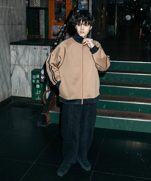 Rocky Monroe（ロッキーモンロー）の「オーバーサイズダンボールニット