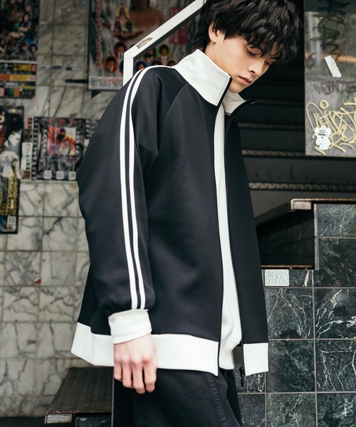 Rocky Monroe（ロッキーモンロー）の「オーバーサイズダンボールニット