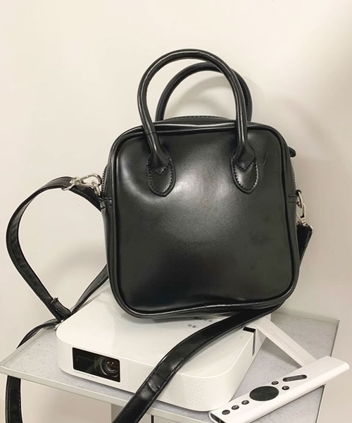 florist（フローリスト）の「【2WAY/3WAY】スクエア型レザータッチボストンバッグ/ショルダーバッグ（ボストンバッグ・レディース・ブラック・FREE）」の13枚目の写真