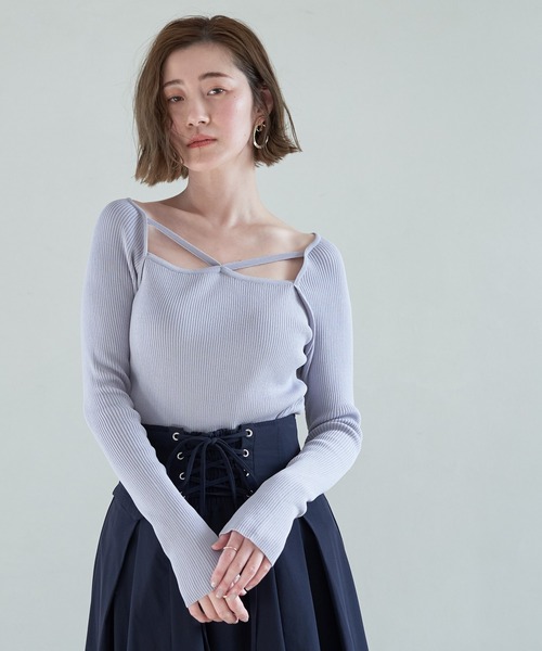 YECCA VECCA(イェッカヴェッカ)の「スクエアネックストリングリブニット(ニット/セーター・レディース・その他9/オフホワイト/ラベンダー/ネイビー/ダークベージュ・FREE)」の4枚目の写真