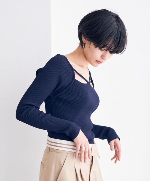 YECCA VECCA(イェッカヴェッカ)の「スクエアネックストリングリブニット(ニット/セーター・レディース・その他9/オフホワイト/ラベンダー/ネイビー/ダークベージュ・FREE)」の3枚目の写真