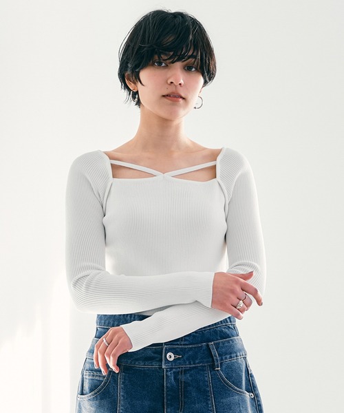 YECCA VECCA(イェッカヴェッカ)の「スクエアネックストリングリブニット(ニット/セーター・レディース・その他9/オフホワイト/ラベンダー/ネイビー/ダークベージュ・FREE)」の2枚目の写真