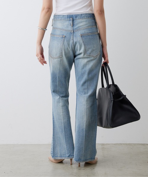 GALLARDAGALANTE（ガリャルダガランテ）の「【PEAS】リメイクフレアデニム（デニムパンツ・レディース・ブルー・1/0）」の16枚目の写真