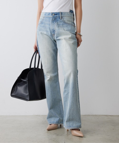 GALLARDAGALANTE（ガリャルダガランテ）の「【PEAS】リメイクフレアデニム（デニムパンツ・レディース・ブルー・1/0）」の13枚目の写真