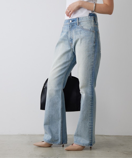 GALLARDAGALANTE（ガリャルダガランテ）の「【PEAS】リメイクフレアデニム（デニムパンツ・レディース・ブルー・1/0）」の15枚目の写真