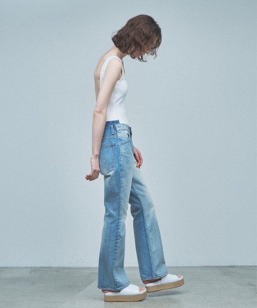 GALLARDAGALANTE（ガリャルダガランテ）の「【PEAS】リメイクフレアデニム（デニムパンツ・レディース・ブルー・1/0）」の3枚目の写真