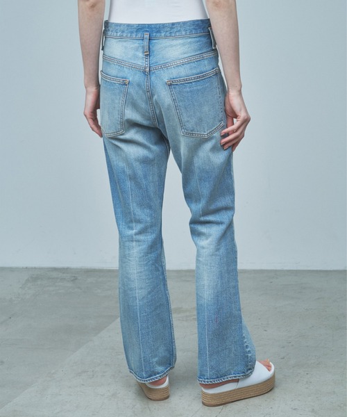 GALLARDAGALANTE（ガリャルダガランテ）の「【PEAS】リメイクフレアデニム（デニムパンツ・レディース・ブルー・1/0）」の6枚目の写真