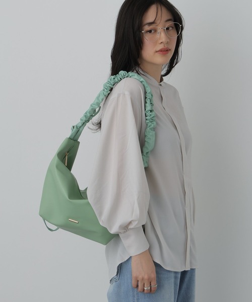 saloon（サルーン）の「SALOON(サルーン)/《オフィス/セレモニー》ジョーゼットブラウス【手洗い可】長袖（シャツ/ブラウス・レディース・オフホワイト/ネイビー/ライトグレー・FREE）」の9枚目の写真