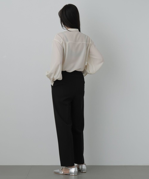 saloon（サルーン）の「SALOON(サルーン)/《オフィス/セレモニー》ジョーゼットブラウス【手洗い可】長袖（シャツ/ブラウス・レディース・オフホワイト/ネイビー/ライトグレー・FREE）」の16枚目の写真