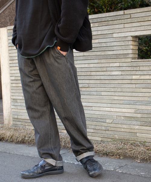 UNIVERSAL OVERALL(ユニバーサルオーバーオール)の「イージーパンツ / デニムパンツ / UNWIND PANTS(デニムパンツ・メンズ・ブラック/インディゴブルー・F)」の6枚目の写真