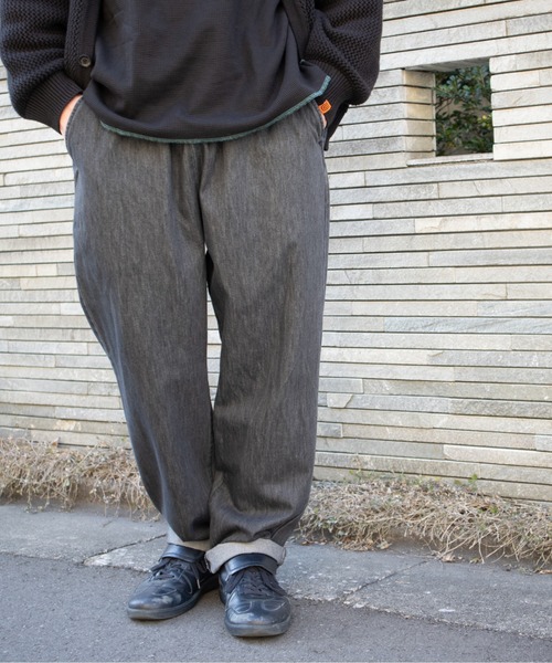 UNIVERSAL OVERALL(ユニバーサルオーバーオール)の「イージーパンツ / デニムパンツ / UNWIND PANTS(デニムパンツ・メンズ・ブラック/インディゴブルー・F)」の7枚目の写真