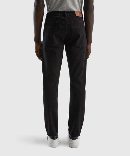 BENETTON (UNITED COLORS OF BENETTON)（ベネトンユナイテッドカラーズオブベネトン）の「5ポケットストレッチスリムデニムパンツ（デニムパンツ・メンズ・ブラック/ダークインディゴブルー・30inch/31inch/32inch/29inch/28inch）」の3枚目の写真