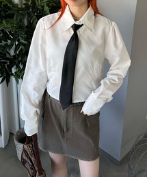 ネクタイ付きクロップドシャツ