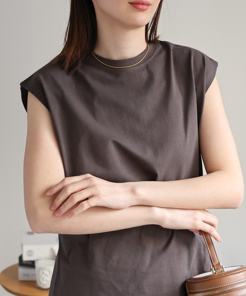 sakishimatokyo（サキシマトーキョー）の「ワイドノースリーブＴシャツ（Tシャツ/カットソー・レディース・チャコールグレー/グレイッシュベージュ/ブラック/ネイビー/ブラウン/ホワイト/ブルー系その他・FREE）」の4枚目の写真